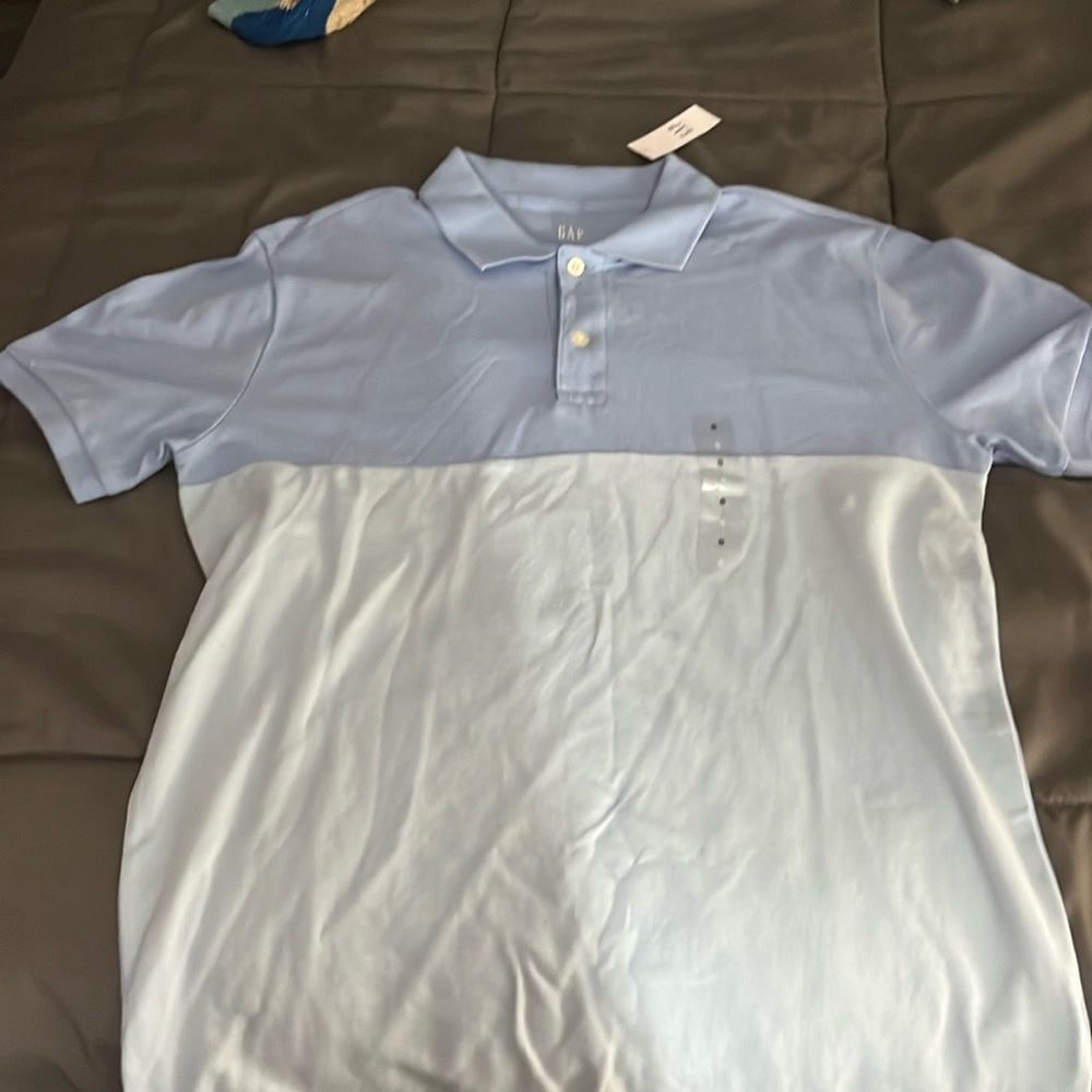 Gap shirt size small brand new